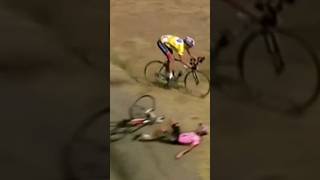 Lance Armstrong avoids Belokis horrible crash trough the fields Tour de France 2003 [upl. by Eedyak727]