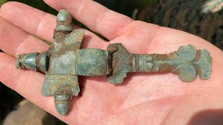 “Martyn finds Tumuli”…Saxon Cruciform Brooch found at Norfolk Button Boy rally [upl. by Seaden]