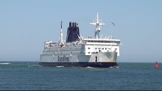 Fährschiff Kronprins Frederik  Einfahrt RostockWarnemünde [upl. by Waldron]