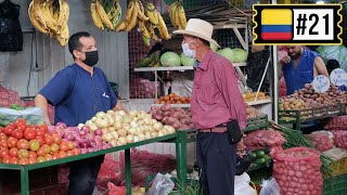 LE MARCHÉ AUX FRUITS DE MEDELLIN  Colombie 21 [upl. by Ettebab]