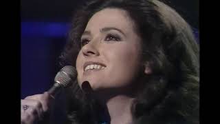 17 Italy 🇮🇹  Gigliola Cinquetti  Si  1974 Eurovision Song Contest [upl. by Eladal]