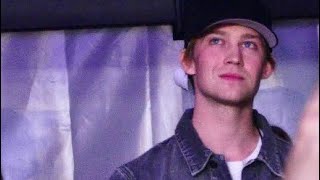 Joe Alwyn Reacts to Taylor Swift singing Gorgeous at the Reputation Stadium Tour [upl. by Chaney]