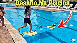 DESAFIO NA PISCINA COM BOIA  Irmãs na ReaL [upl. by Aryt]