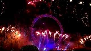 London NYE Fireworks 2015 [upl. by Ettevahs742]