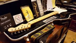 2005 FENDER AMERICAN STANDARD STRATOCASTER USA BLACK STRAT GUITAR UP CLOSE VIDEO REVIEW [upl. by Rachel658]