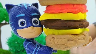 PJMasks Super pigiamini e Paw Patrol preparano Marshmallow Video con giocattoli [upl. by Rutger875]