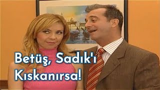 Betüş Sadıkı Kıskanıyor  Sihirli Annem [upl. by Llewsor]