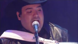 Es Tan Bello Íntimamente En Vivo [upl. by Evangeline723]