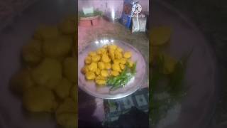 300 ka nashta humne banaya simple pakode Hari mirchi ke sath kuchh chatpati [upl. by Atinaujnas]