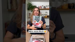 Mein Buch “My Vegan Bakery” mit über 80 pflanzenbasierten Rezepten für das ganze Jahr 🥰 mrsflury [upl. by Ayikan]