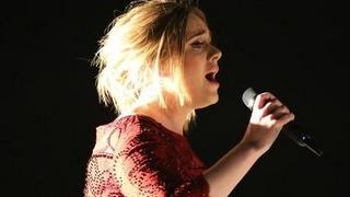 Grammy Awards 2016  Adeles Suffers quotSound Disasterquot While Performing At 58th Annual Grammys 2016 [upl. by Aihsyak821]