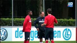 PSV eerste training zonder Stevens [upl. by Einahteb]