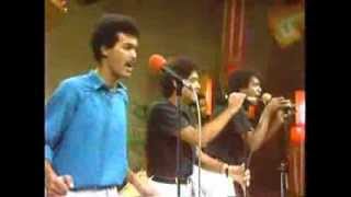 ALEX BUENO video 1984  Cantares De Noche Bella [upl. by Winnifred]