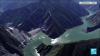 COP26  la Chine séquipe du plus haut barrage du monde • FRANCE 24 [upl. by Yarased938]