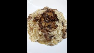 RISOTTO allonda ai funghi RICETTA Super [upl. by Ayrotal]