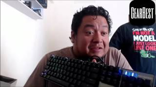 Unboxing MOTOSPEED CK104 Mechanical Keyboard Con Todo Y Robot De Los Amigos De thegearbest [upl. by Harelda587]