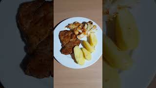 Lecker Nackensteak mit Kartoffeln und Blumenkohl short shorts viral essen [upl. by Isidore]