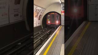 London Underground Central Line Arrives Into Holborn Station [upl. by Haskins]