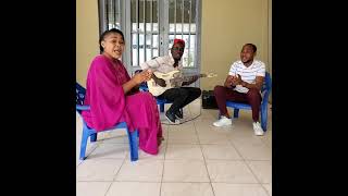 LYDIE NSEYA chante Bolamu et Mambu [upl. by Chem108]