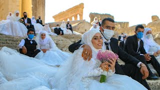 Liebe in Zeiten von Corona GruppenHochzeitsfoto im Libanon  AFP [upl. by Ydaf]