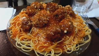 mukbang comendomuito macarrão com almôndegas no molho de tomate queijo ralado [upl. by Bradway]