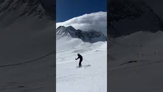 Sea of ​​Clouds on The Top of Snow Mountain Skiingskiing [upl. by Itaws]