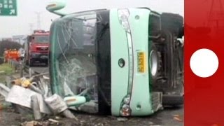 Cina incidente in autostrada immagini scioccanti riprese dalle telecamere [upl. by Sneed]