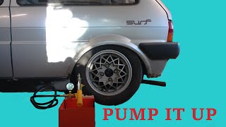 Austin Metro Pumping up the Hydragas suspension [upl. by Acissehc36]