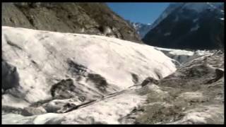 Chamonix  une centrale hydroélectrique sous la Mer de Glace [upl. by Hepsibah]