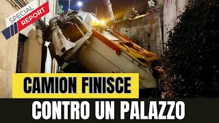 quotRoma Camion della Spazzatura Finisce Contro un Palazzo Ferita lInquilinaquot [upl. by Elamor]