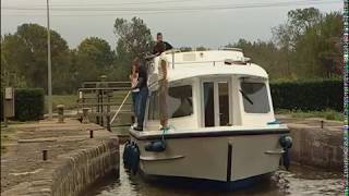 Le Boat  Schleusen  Tipps zum Bootfahren [upl. by Brina]