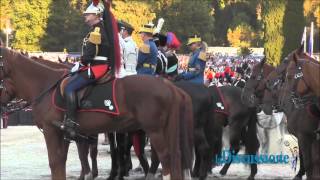 DIVERTENTE cavallo imbizzarrito durante la festa dei Carabinieri [upl. by Peper]