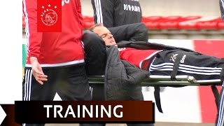 Zware blessure De Boer tijdens training [upl. by Laina364]