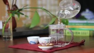 Infusion Tea Pitcher Brewing Dried Rose Buds Tea in Small Glass Teapot with Infuser [upl. by Koh]