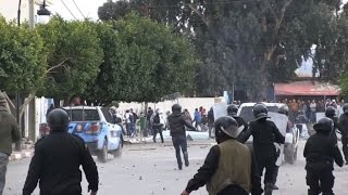 Tunisie vives tensions et affrontements à Kasserine [upl. by Newcomb]