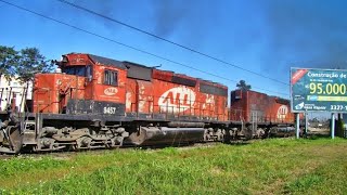 Locotrol rumo locomotiva GT22 e SD40 acelerando com 102 vagões em Pinhais  PR [upl. by Ttergram]