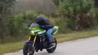 ZRX1200 VS GSXR1000 [upl. by Wellesley]