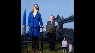 The worlds tallest womanampshortest woman met in london [upl. by Tamera]