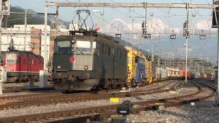 SBB Ae 66 quot11514 Weinfeldenquot abfahrt von Thun mit Güterzug [upl. by Anelaf]