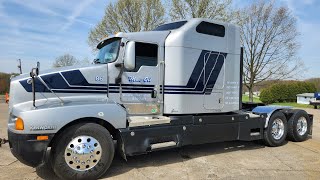 Kenworth T600 Walk Around [upl. by Arrec]