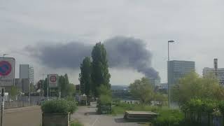 Brand in einer Lagerhalle in CH4106 Therwil BL Basel Switzerland 12 04 2024 Fire in a warehouse [upl. by Trent]