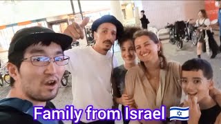 Polyglot 🗣️ surprises Israeli family 🇮🇱 by speaking Hebrew and kippah 🎩✡️ in Jewish New Year [upl. by Angie]