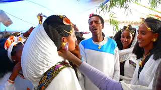 መርዓት ብሽልማት ወርቂ ማዕሪጋ ምስ ውቅባት መተዓቢታ ሲስ እናበለት ብሉፅ መርዓ Tigray wedding culture [upl. by Winonah]