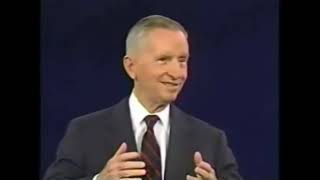 Ross Perot in 1992 Presidential Debate discussed NAFTA and the Giant Sucking Sound [upl. by Adnarahs]