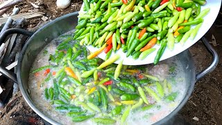 Masak Ribuan Cabai Dengan Daging Langsung Di Alam [upl. by Tiler]