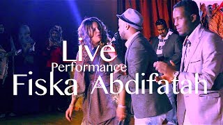 Farxiya Fiska iyo Abdifatah Yare anoo aroos kula gala Live Performance with Macaloow [upl. by Ataner848]