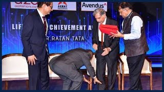 When Narayana Murthy Touched Ratan Tatas Feet To Pay His Respects [upl. by Dorca]