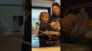 Koch begeistert 😄 family funny mutluluk momlife kids cooking food [upl. by Lexis]