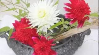 Comment faire un bouquet avec du bambou et des dahlias [upl. by Anigal]