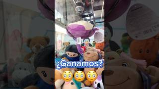 ¿Ganamos Squishmallow😳muñelocos squishmallows maquinadepeluches arcade [upl. by Adnorehs35]